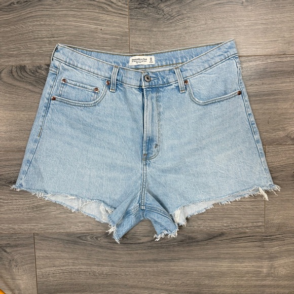 Abercrombie & Fitch Pants - Abercrombie & Fitch Ultra High Rise 90s‎ Straight Mom Denim Shorts 32/14
